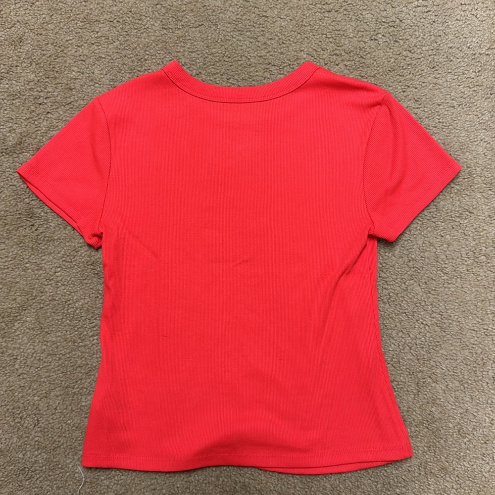 Old Navy snug cropped tshirt. Medium - Picture 8 of 8